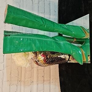 Go go Boots sz (6) NWT